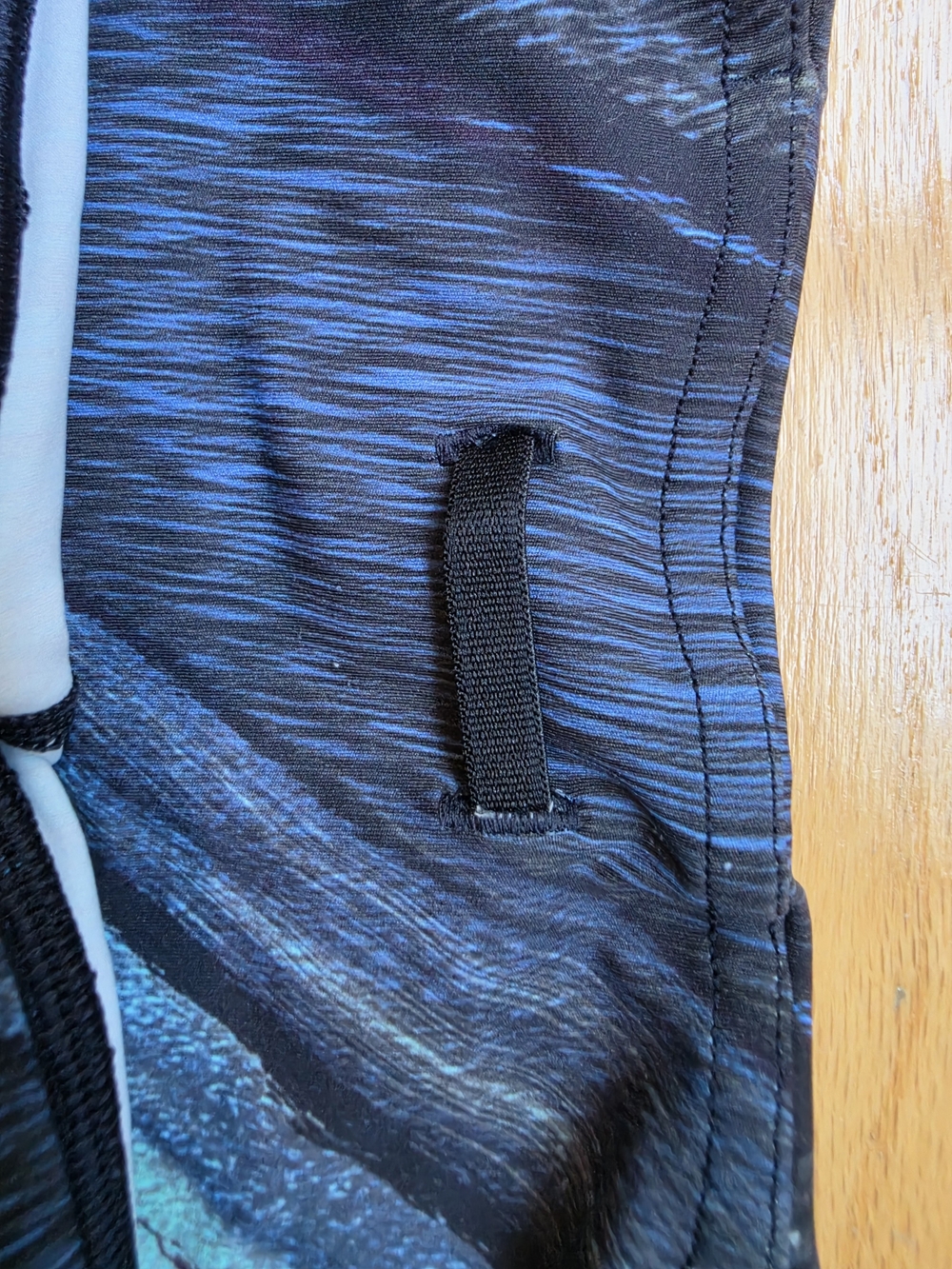 Lululemon Abstract Print Leggings Lux Material Black W/Blue, Teal & Magenta, Red - Picture 5 of 8